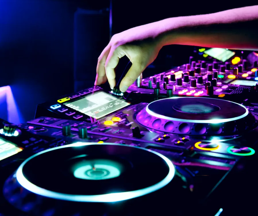 Live dj image